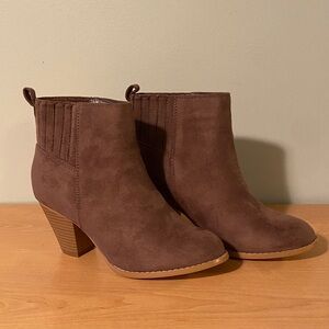 J. Adams Brown Keni Suede Ankle Boots NIB